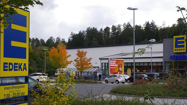 Die Einbrecher stahlen Zigaretten im Wert von mehreren Tausend Euro und verursachten erheblichen Sachschaden.  Foto: Marco Meißner