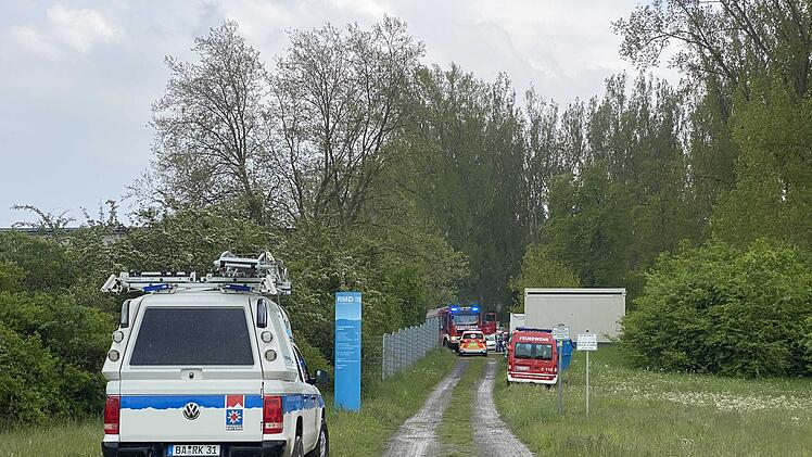 An der Mainschleuse bei Limbach (Landkreis Haßberge) ist es am Mittwoch, 19.05.2021, zu einem schweren Arbeitsunfall gekommen. Ein Mann stürzte von einem Gerüst in die Tiefe und prallte auf den Betonboden.