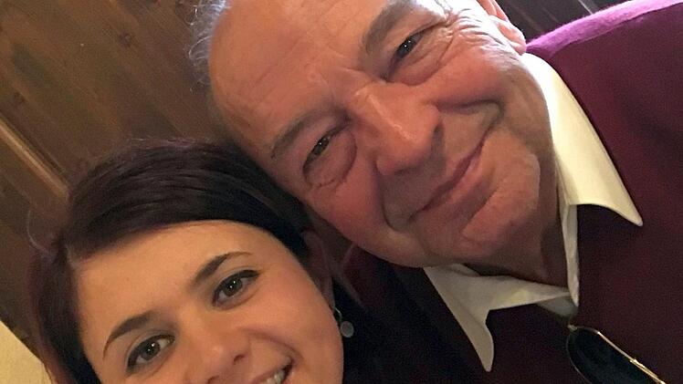 Sind ein gutes Ermittler-Team: Nina Kutscher und Josef Wifling -  zwei passionierte Kriminalautoren, die am Donnerstag, 5. Juli, gemeinsam eine Lesung im Landratsamt veranstalten.privat