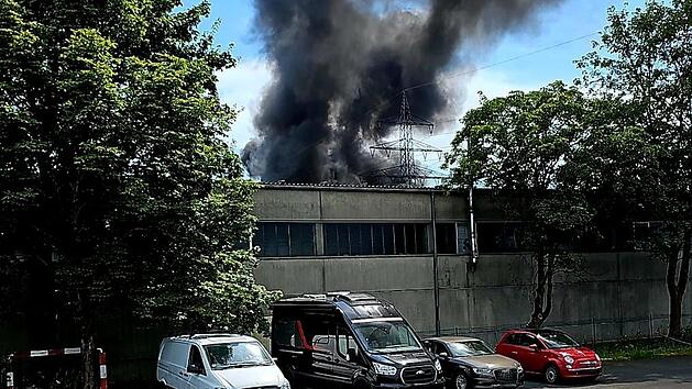 Brand in Kulmbach löst Großeinsatz aus - "Flammen mehrere Meter hoch"