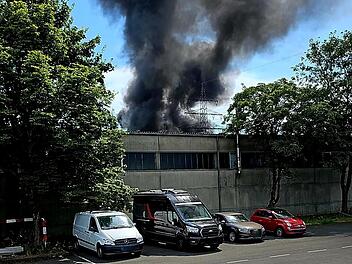 Brand in Kulmbach löst Großeinsatz aus - "Flammen mehrere Meter hoch"
