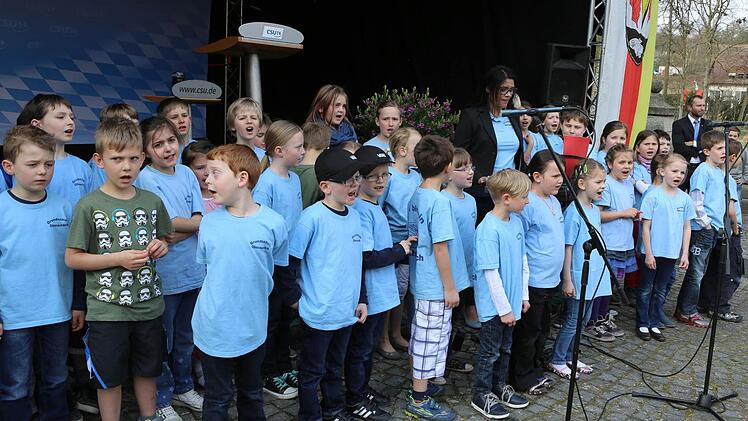 Die Kinder sangen ein Ständchen.