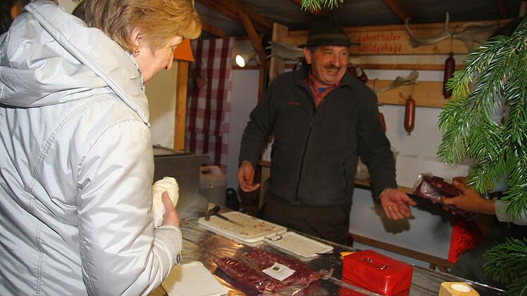 Auch für lukullische Genüsse war gesorgt: mit Schafs-Bratwürsten von Schäfer Sigi. Foto: Sonja Adam
