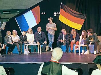 Beim deutsch-französischen Quiz verstärkte Bürgermeister Wolfgang Metzner das Team aus Frankreich. Foto: Stadtarchiv/Jürgen Schraudner