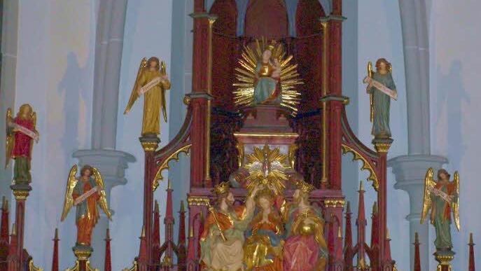 Das Gnadenbild der Gottesmutter im Hochaltar noch ohne das goldene Tuch. Foto: Susanne Deuerling