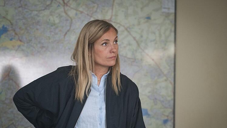 Nur z&ouml;gerlich nimmt Judith Schrader (Nadja Uhl) den Auftrag an, rechtsextreme Umtriebe bei der Polizei zu untersuchen.