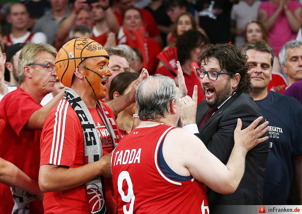 Brose Baskets Bamberg - FC Bayern München