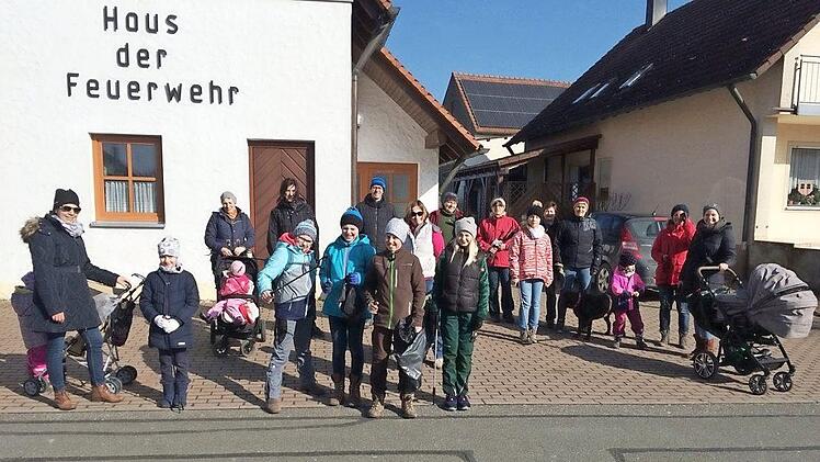 Die Mitglieder des Obst- und Gartenbauvereins Schnaid, die sich an der "Ramadama"-Aktion beteiligten  Foto: privat