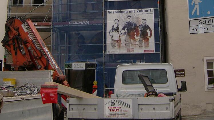 Die Arbeiten an einem der Stadttore Foto: Malbrich