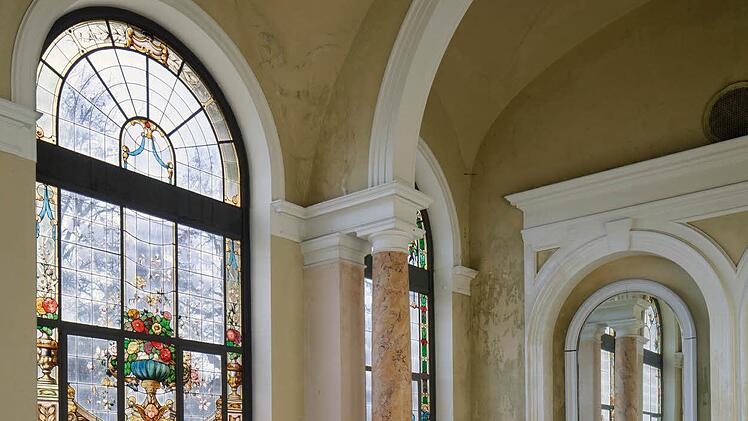 Vor dem Ausbau der Schmuckfenster hat das Bauamt die Treppenhäuser vom Architekturfotografen Gerhard Hagen ablichten lassen. Foto: Gerhard Hagen