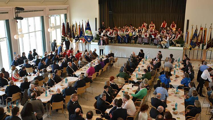 Zahlreiche Besucher waren zum Neujahrsempfang in den Kursaal gekommen. Foto: Björn Hein