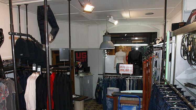 Bis Ende 2015 war in dem Laden ein Jeans-Geschäft untergebracht. Foto: Alexander Mohr