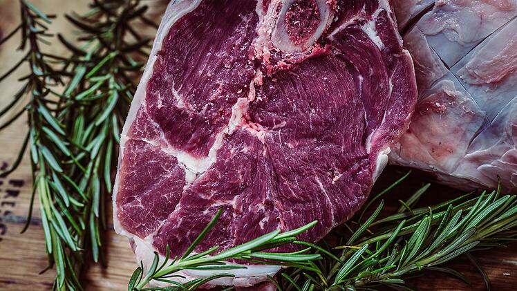 Wo das Fleisch herkommt, ist einfach ermittelt - mithilfe der Website des Bundesamtes für Verbraucherschutz und Lebensmittelsicherheit. Foto: Free-Photos/pixabay.com.