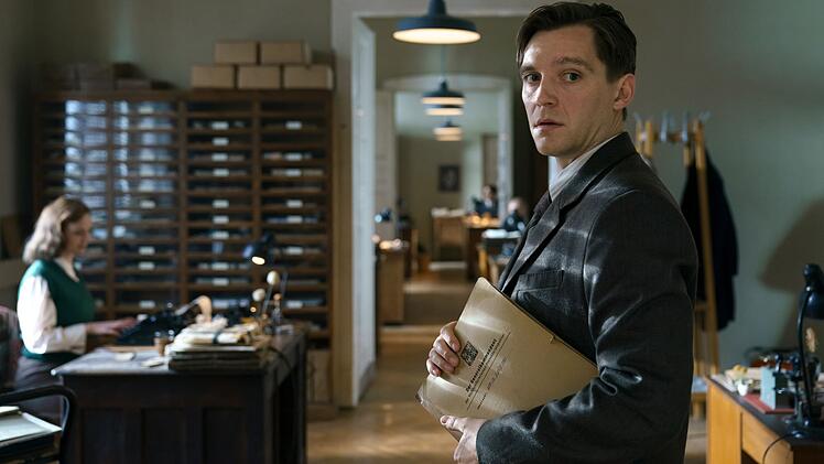 Der Prager Ermittler Jan Morava (Jonas Nay) steht unter enormem Druck.