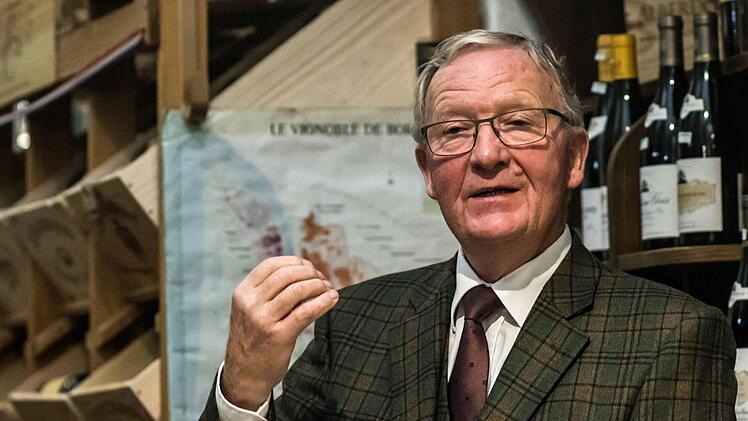 Rainer Oertel moderierte das Konzert des Ensembles Spirata im historischen Gewölbe des Coburger Zeughauses.Foto: Jochen Berger