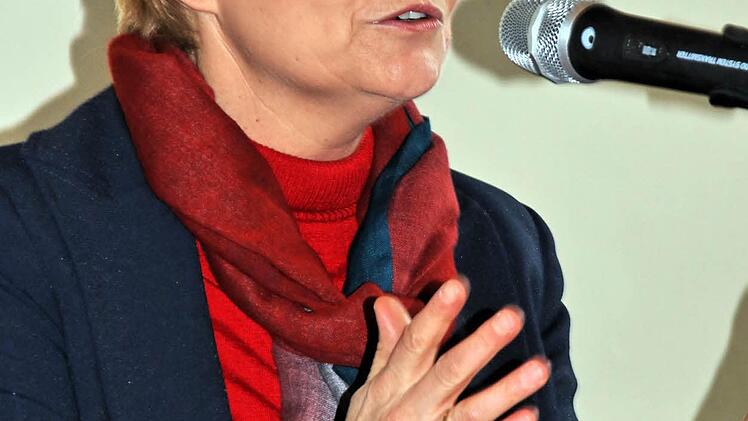 Die Bundestagsabgeordnete Sabine Dittmar (Wahlkreis Rhön-Haßberge) wurde beim Bezirksparteitag der SPD für den ersten unterfränkischen Frauenplatz auf der Bundestags-Landesliste ihrer Partei nominiert.  Foto: Dieter Britz