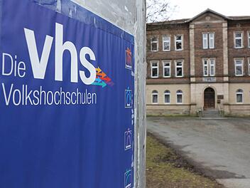 Mit 2,8 Millionen Euro ist die Generalsanierung des VHS-Gebäudes in Kronach die größte Investition, die der Landkreis in diesem Jahr tätigen wird. Foto: Archiv/Matthias Hoch