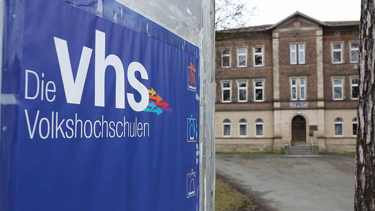 Mit 2,8 Millionen Euro ist die Generalsanierung des VHS-Gebäudes in Kronach die größte Investition, die der Landkreis in diesem Jahr tätigen wird. Foto: Archiv/Matthias Hoch