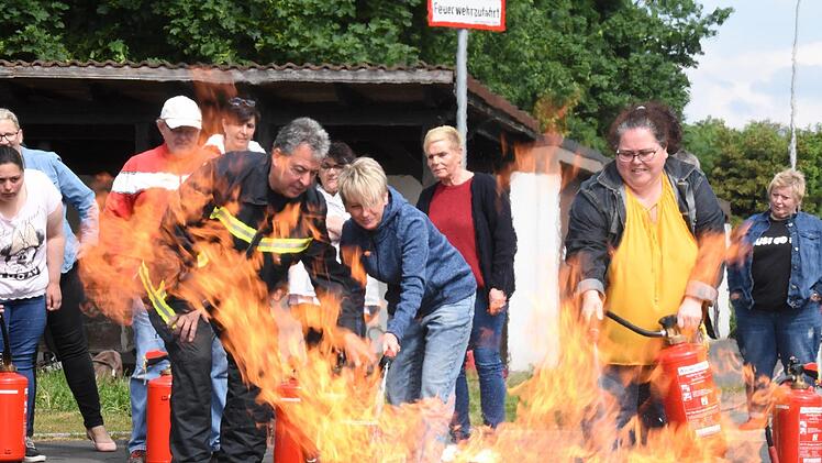 Voller Einsatz beim Löschen des Brandes