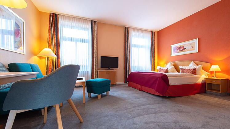 Die 27 liebevoll eingerichteten Zimmer und Suiten laden zum Verweilen ein.