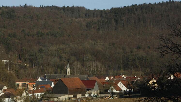 In Unterleinleiter soll es regelmäßig nach Katzenkot riechen. Das glaubt zumindest ein Ehepaar aus dem Ort.  Foto: Hofbauer