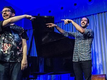 Umjubelter Auftritt: Der Pianist Omer Klein und der Kontrabassist Haggai Cohen-Milo gastierte erstmals in der Reihe "Leise am Markt" in Coburg.Foto: Jochen Berger