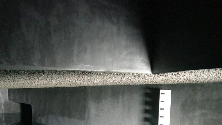 Die Decke von Kammer 1 ist mit einem Tropf-Putz versehen. Kondenswasser bleibt nicht so lange daran hängen. Foto: Stephanie Elm