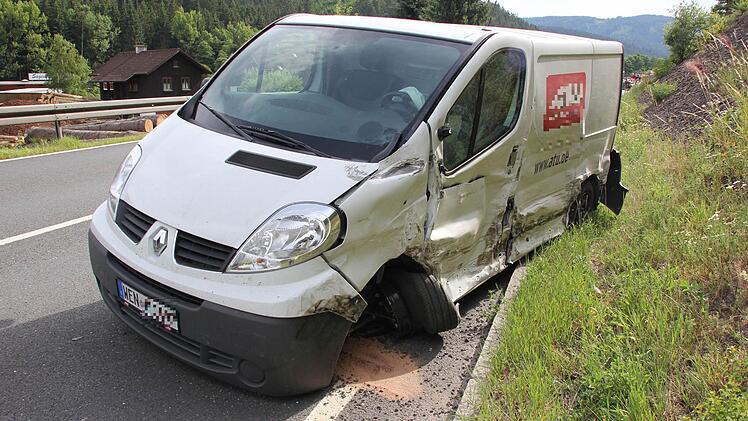 Der Sprinter des Autoteile-Händlers wurde erheblich beschädigt.