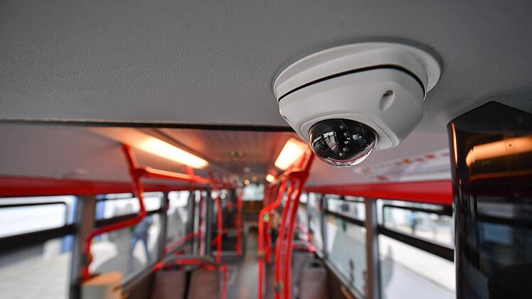 Rund 5000 Euro kostet die Ausrüstung eines Stadtbusses mit Videotechnik.