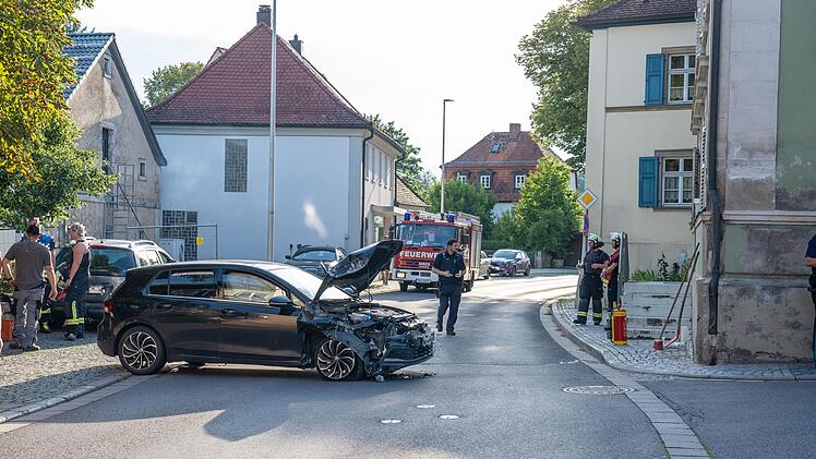 Katze ausgewichen und gegen Hauseck geprallt