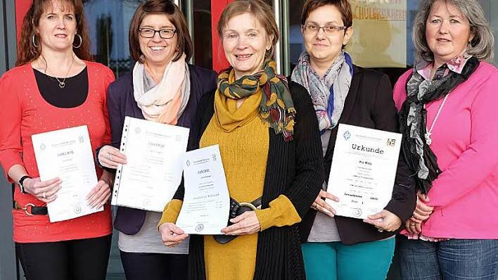 Erste Gratulantin an die erfolgreichen Schreiberinnen war die Vorsitzende des Stenografenvereins Kronach, Christine Ernst (rechts). Die Akteurinnen (v. l.): Anja Büttner, Maria Zyranka, Gabriele Hofmann (Oberfränkische Meisterin, Kurzschrift) und Iris Bätz (Oberfränkische Meisterin, Computerschreiben)  Foto: K.- H. Hofmann