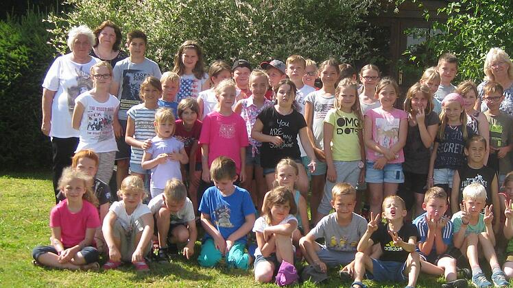 Die Schüler, Lehrer und deren Gastgeber