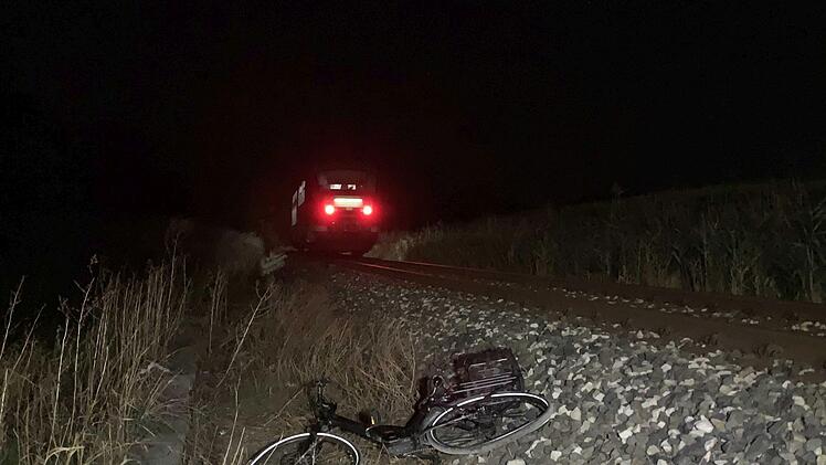 In Mittelfranken ist eine E-Bike-Fahrerin bei einem Zusammenstoß mit einer Regionalbahn ums Leben gekommen. Foto: News5/Höfig