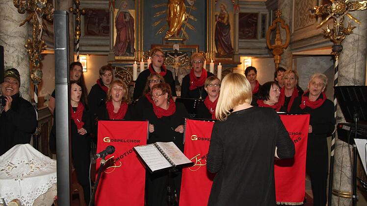 Der Gospelchor Emotions aus Enchenreuth war auch solistisch eine Ohrenweide und riss die Zuhörer mit. Foto: Sonja Adam