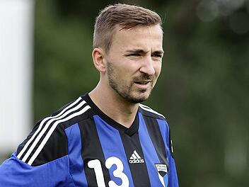 Senad Bajric ackerte neben Dominik Zametzer in der Sturmspitze wie ein Verrückter: Bajric erzielte erst das 1:0 (56.), Sturmkollege Zametzer erhöhte schließlich auf 2:0 (70.).  Foto: sportpress/archiv