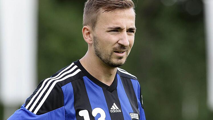 Senad Bajric ackerte neben Dominik Zametzer in der Sturmspitze wie ein Verrückter: Bajric erzielte erst das 1:0 (56.), Sturmkollege Zametzer erhöhte schließlich auf 2:0 (70.).  Foto: sportpress/archiv