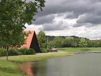 Randale statt Idylle: Der 1. Mai bescherte der Polizei einen Gro&szlig;einsatz am Oberauhof, wo es am Montag Rangeleien zwischen 200 Jugendlichen gab. Foto: Archiv/Gabriele H&auml;nseler