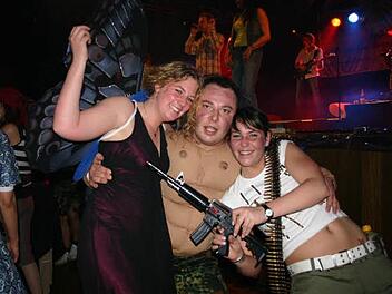 Am Montag, 4. März, erobern wieder verkleidete Partygäste beim Lumpenball die Jahnhalle. Foto: Andreas Oswald/Archiv