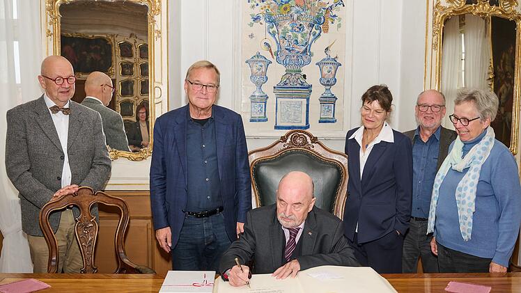 Bamberg: Rainer Eppelmann gewürdigt - Eintrag ins Goldene Buch