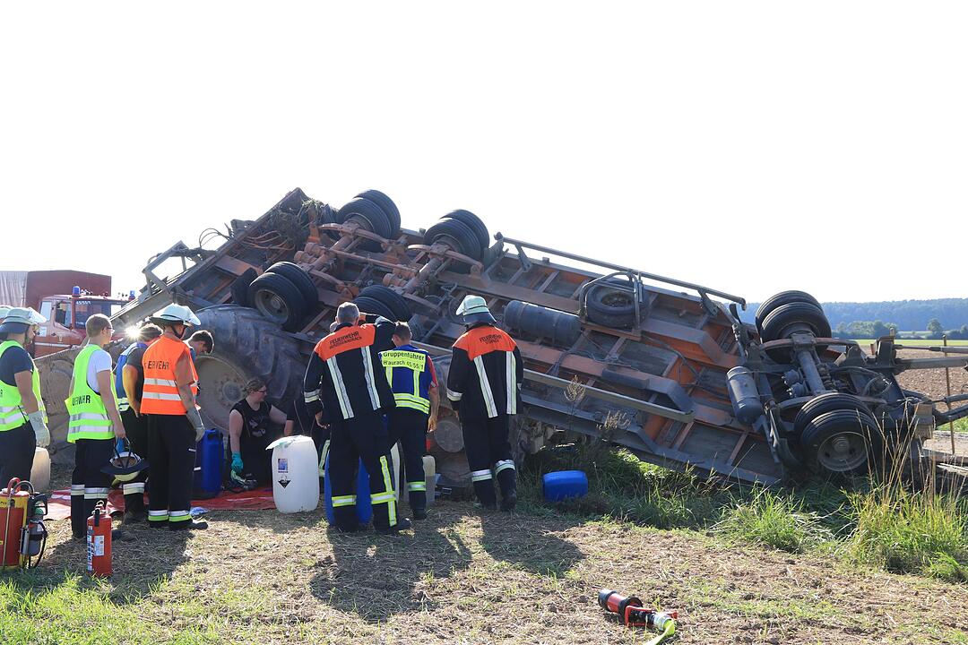 Lkw-Fahrer verliert Kontrolle bei Herzogenaurach