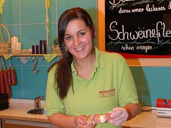 Nadine Fuchs ist Expertin rund ums Thema Essen. Inzwischen hat die 24-Jährige aus Ebern sogar den Meisterbrief im Metzgerhandwerk erworben. Foto: Katharina Becht