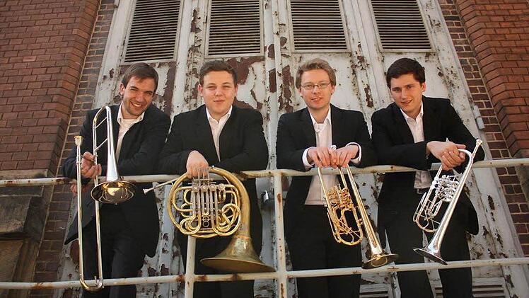 Das Blechbläser-Quartett Lingner Brass gibt am Wochenende einige Konzerte im Landkreis: (von links) Danilo Koban, Florian Schnappauf, Sebastian Böhner und Florian Weber.  Foto: privat
