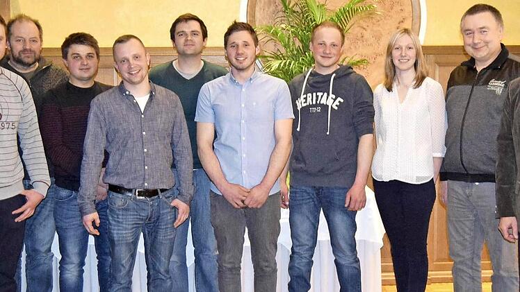 Das neue Führungsteam der jungen Landwirte mit Vorsitzendem Marcus Albert (6. von rechts) Foto: Andreas Welz