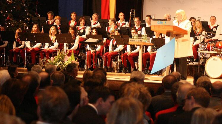 Birgitt Aßmus bei der Begrüßung