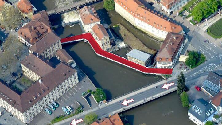 Normalerweise verläuft die Strecke des Weltkulturerbelaufs über die Untere Mühlbrücke (hier rot im Bild vom Rennen 2013). Doch ist diese wegen der Baustelle an der Sterzersmühle gesperrt. Das Rennen verläuft deshalb heuer über die Bischofsmühlbrücke.  Foto: R. Rinklef/Archiv