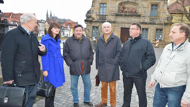 Die geplante Neugr&uuml;ndung der Fraktion "Bamberger Allianz" st&ouml;&szlig;t auf mehr Hindernisse als geglaubt. Beim Gruppenbild zeigten sich die Stadtr&auml;te Herbert Lauer, Ursula Redler, Wolfgang Wu&szlig;mann, Dieter Weinsheimer, Hans-J&uuml;rgen Eichfelder und Michael Bosch zuversichtlich.  Foto: Ronald Rinklef