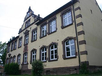 Etwa 900 000 Euro soll die Sanierung der Rückertschule kosten. Für manche Stadträte zu viel des Guten.  Foto: Martin Rebhan