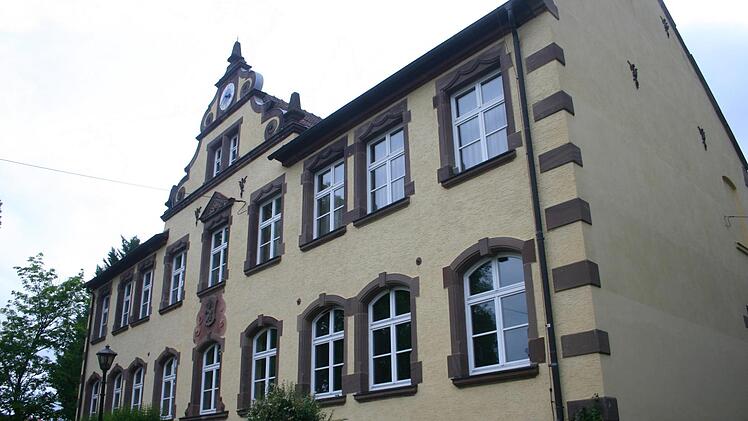 Etwa 900 000 Euro soll die Sanierung der Rückertschule kosten. Für manche Stadträte zu viel des Guten.  Foto: Martin Rebhan