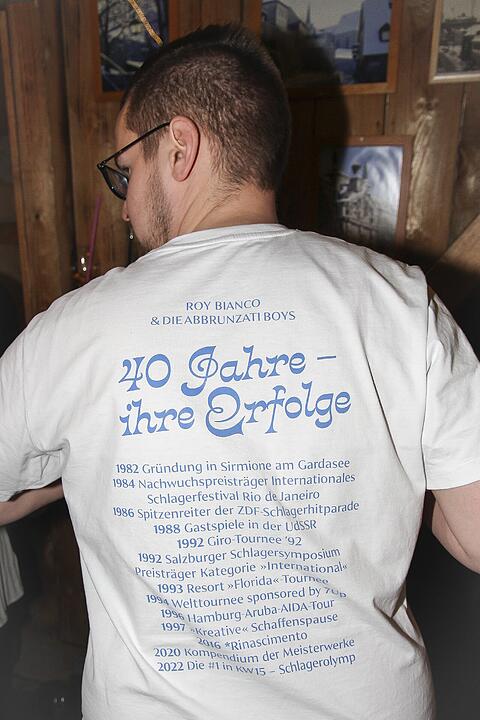 Beste Partystimmung bei voller Hütte.