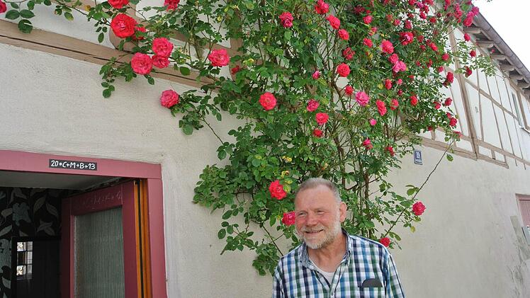 Hugo Gerber ist quasi der Türwächter für die Unterkunft für Wohnungslose in Haßfurt. Er hat Verständnis und nimmt sich auch mal Zeit, zuzuhören. Das ist wichtig, sagt er. Fotos: Brigitte Krause